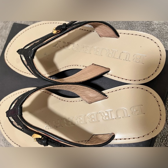 BURBERRY SANDALS - Picture 6 of 9